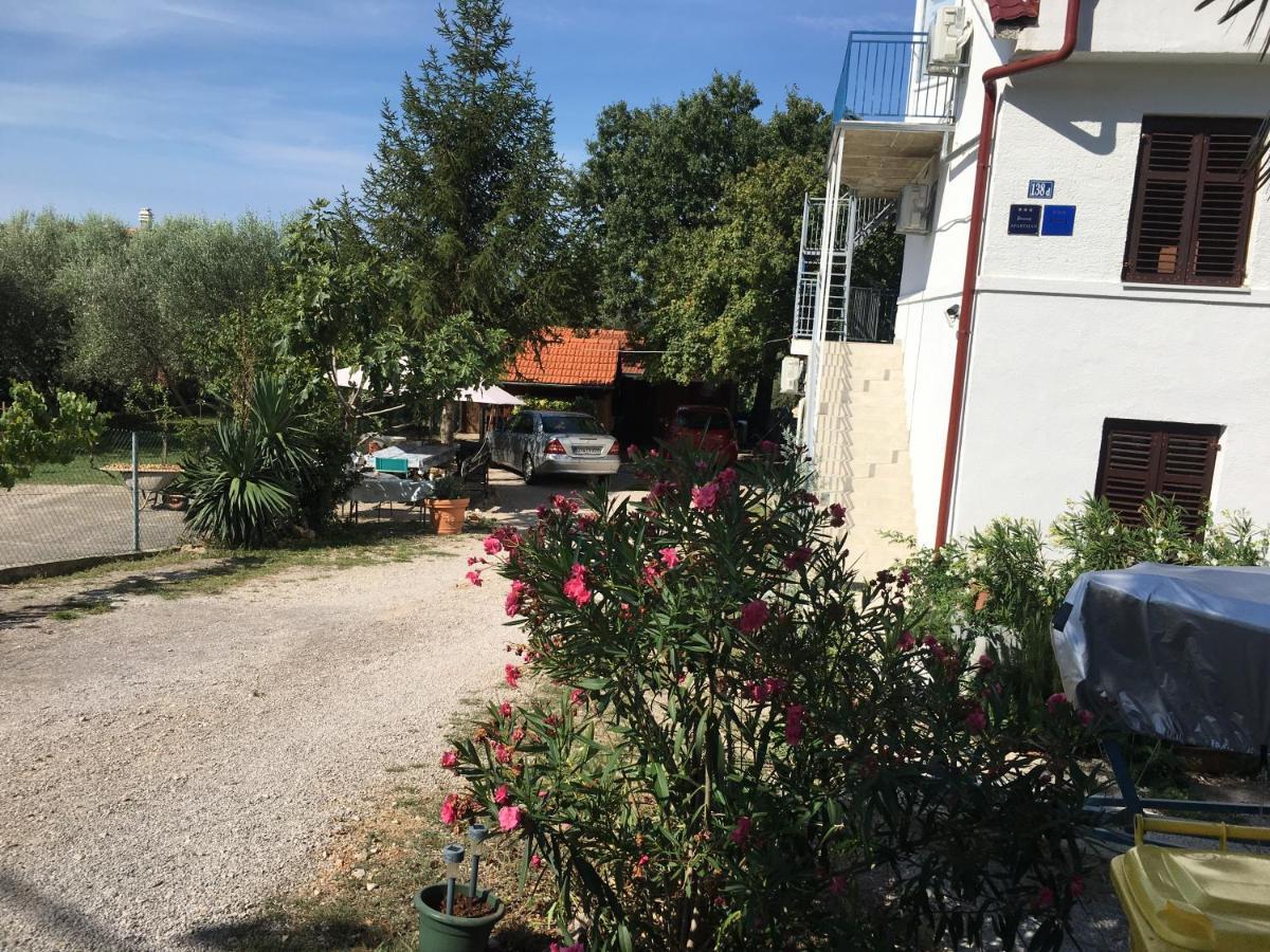 Apartmani Niessner Malinska Buitenkant foto