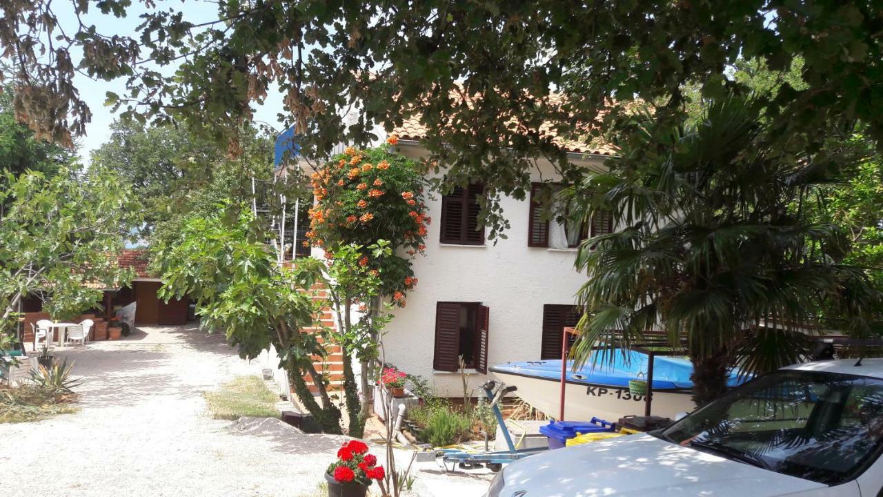 Apartmani Niessner Malinska Buitenkant foto