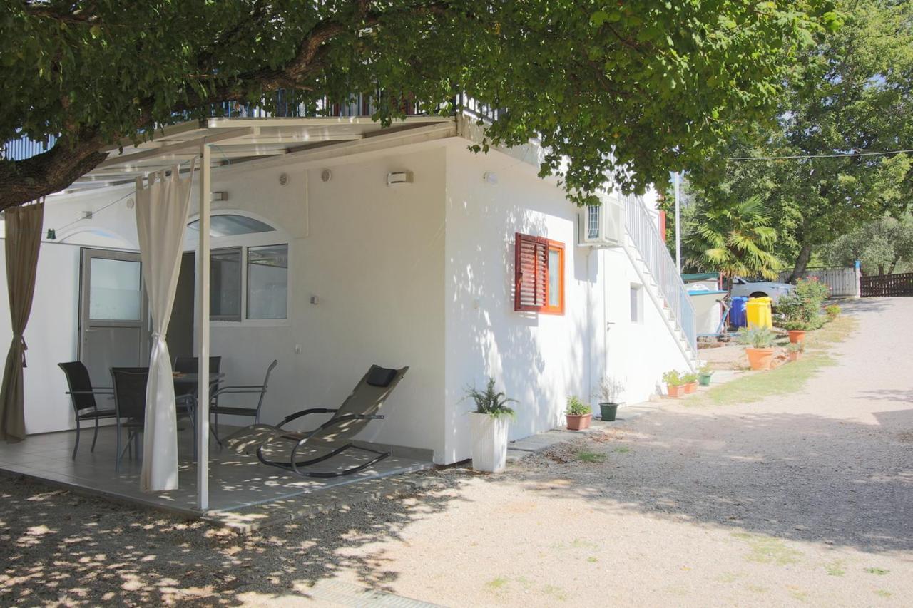 Apartmani Niessner Malinska Buitenkant foto