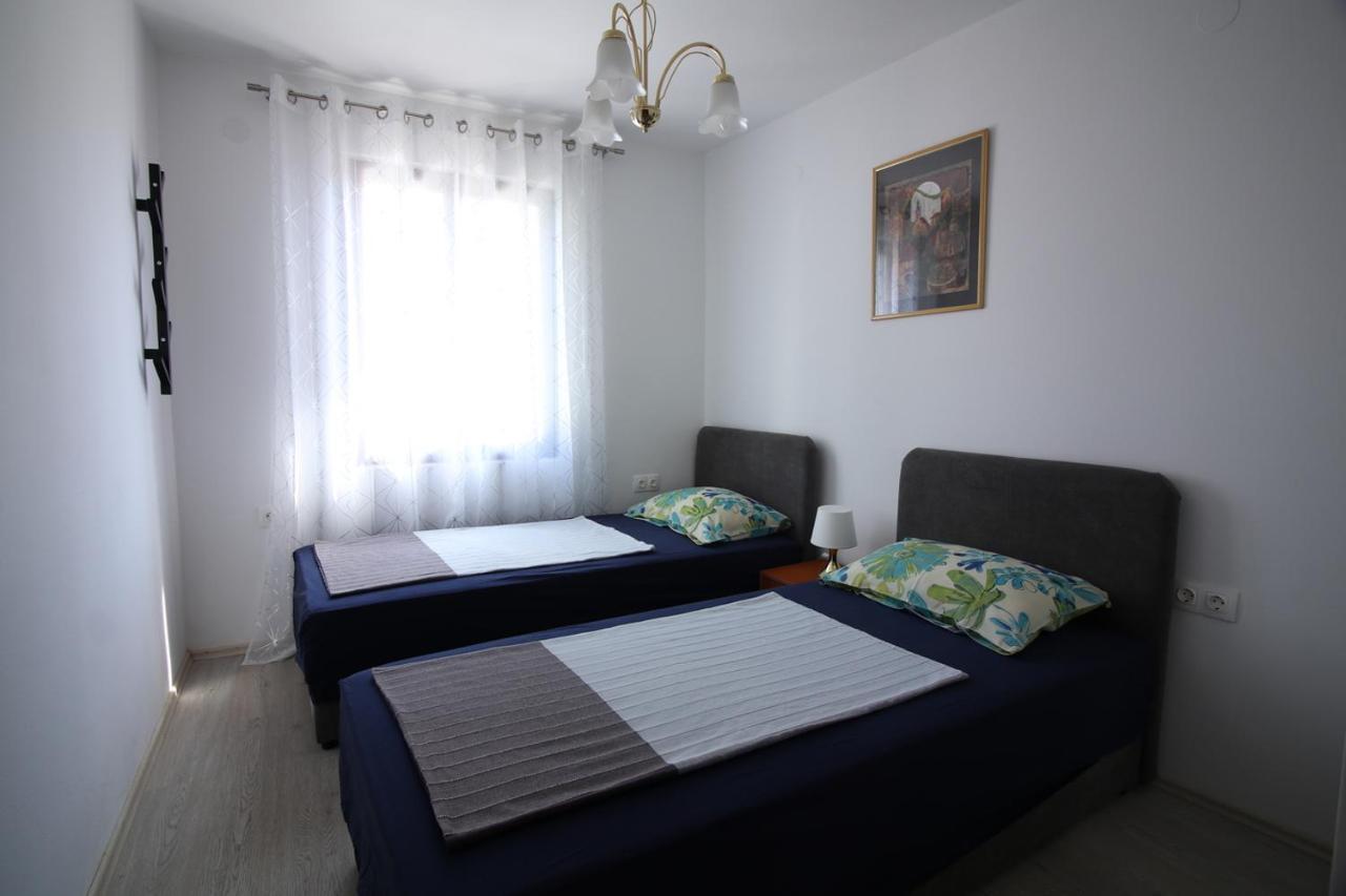 Apartmani Niessner Malinska Buitenkant foto