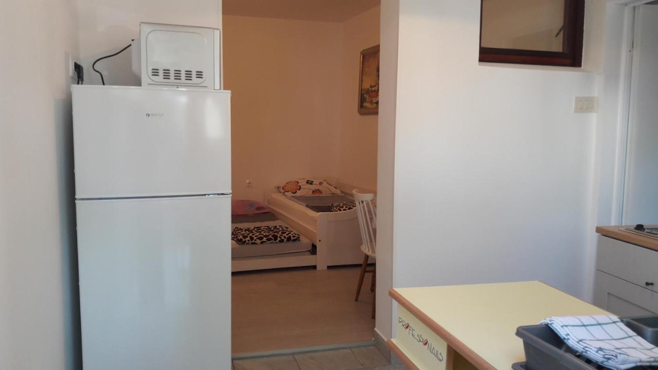 Apartmani Niessner Malinska Buitenkant foto