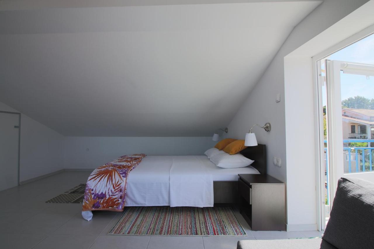 Apartmani Niessner Malinska Buitenkant foto